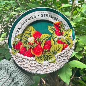 Gibson White Ceramic Strawberrg Plate